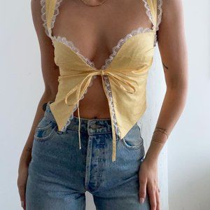 Rumours "Vineyard Haven Top". Size (M) - Women/Junior's. Yellow Polka